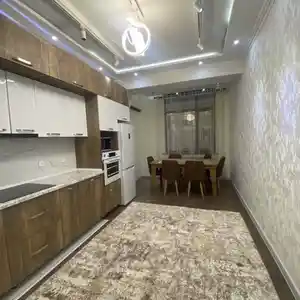 2-комн. квартира, 11 этаж, 76м², Спартак