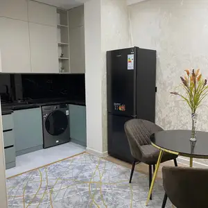 2-комн. квартира, 8 этаж, 65 м², 33 мкр