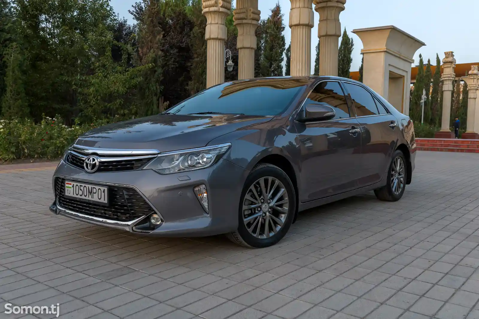 Toyota Camry, 2017-3