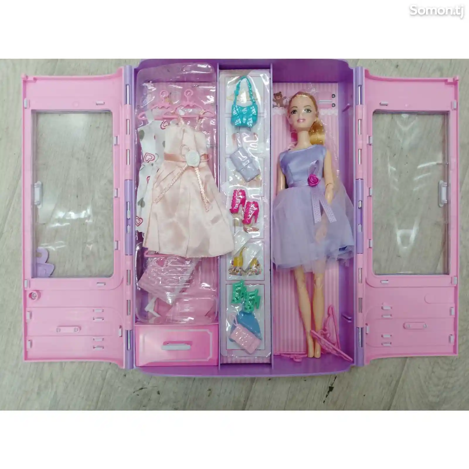 Кукла в шкафчике-1