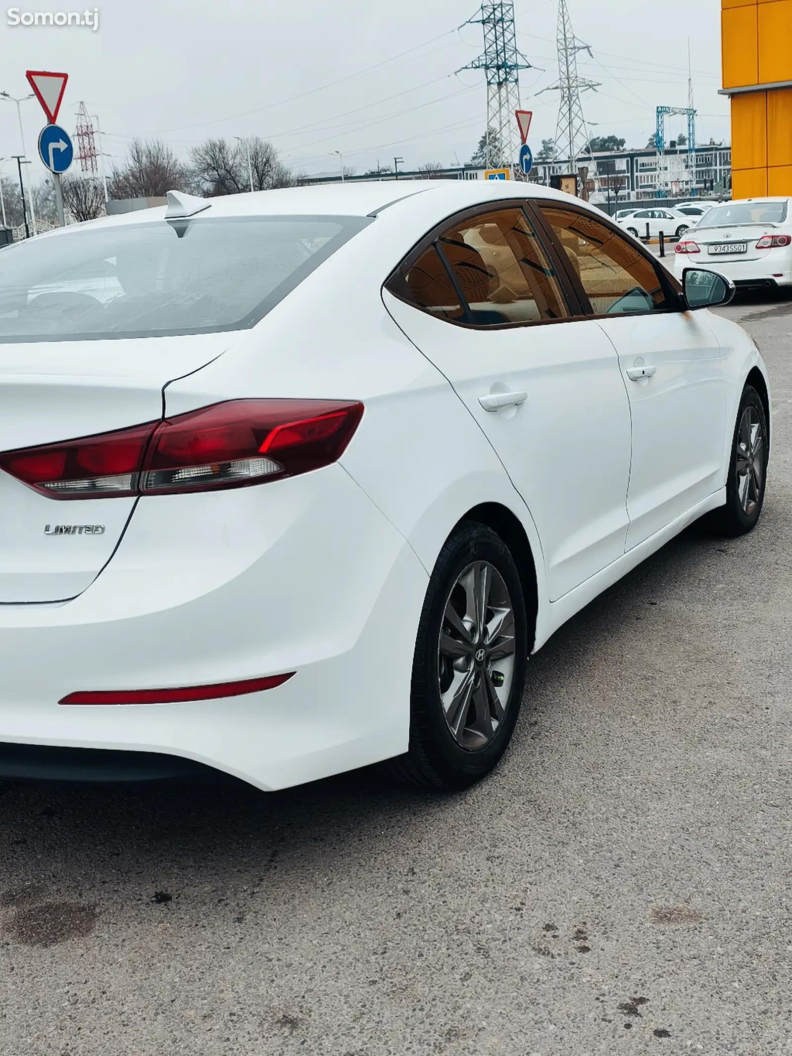 Hyundai Elantra, 2017-1