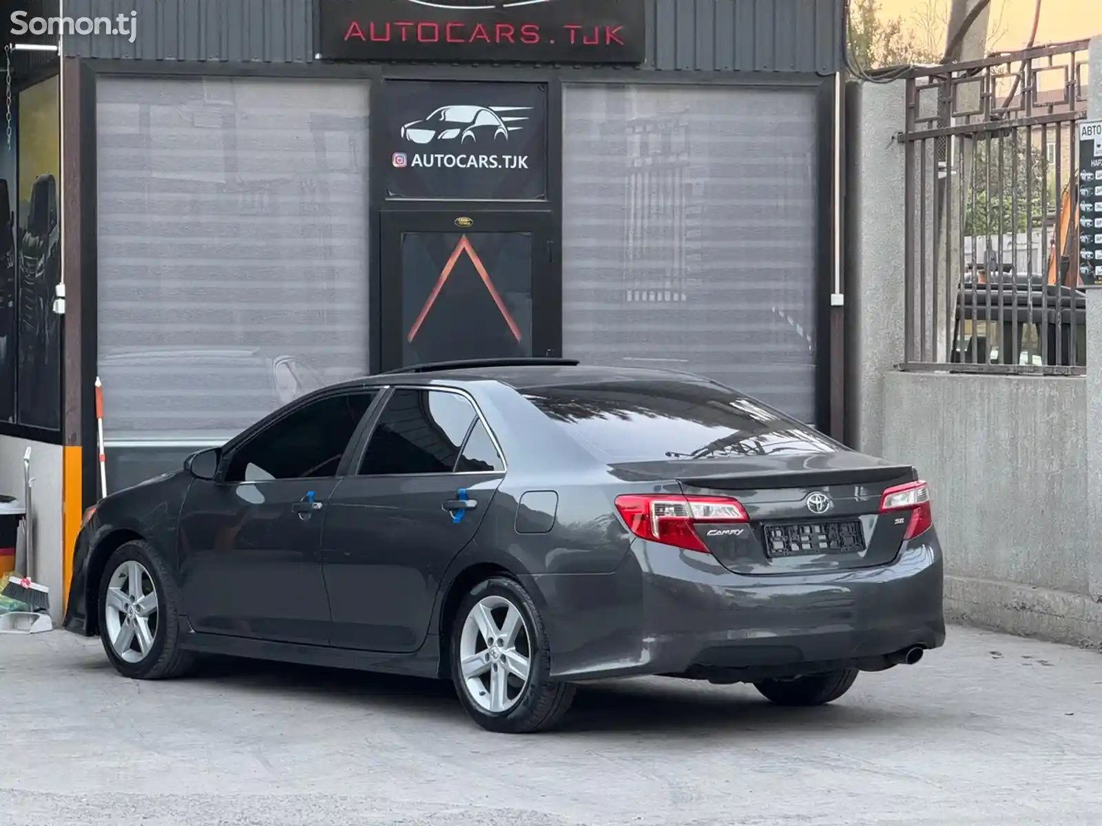 Toyota Camry, 2012-6