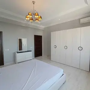 4-комн. квартира, 12 этаж, 111м², Цум,Баракат