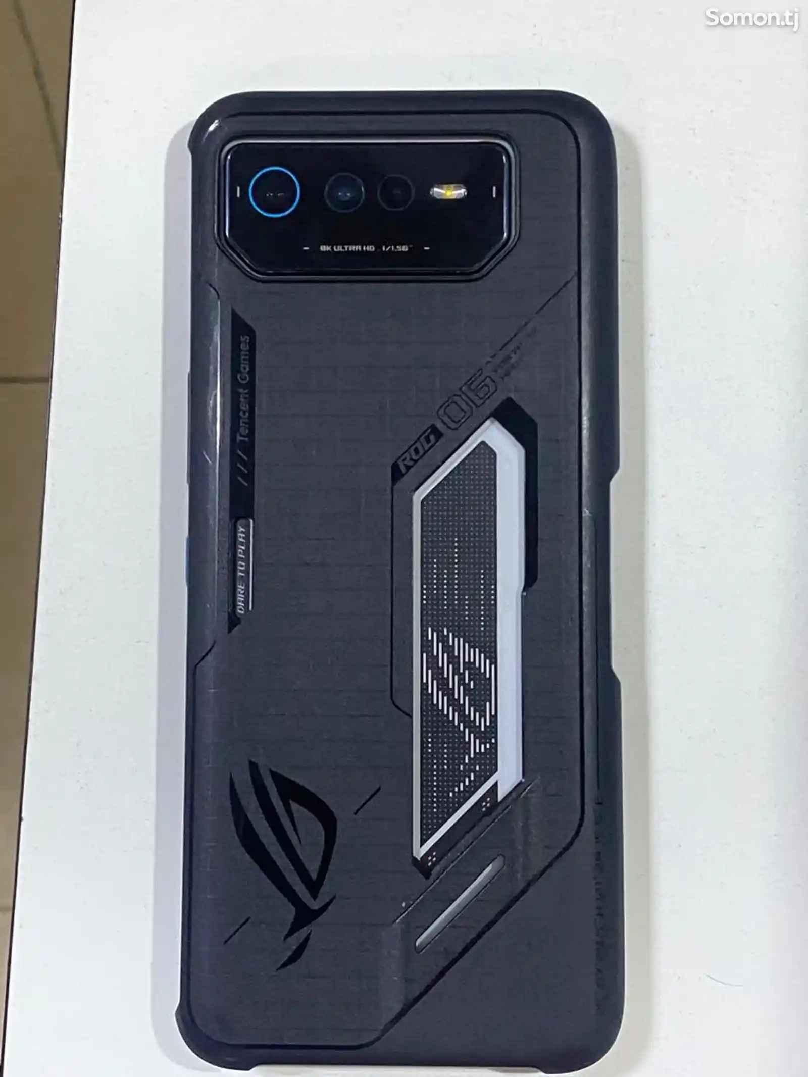 Asus Rog Phone 6D-1