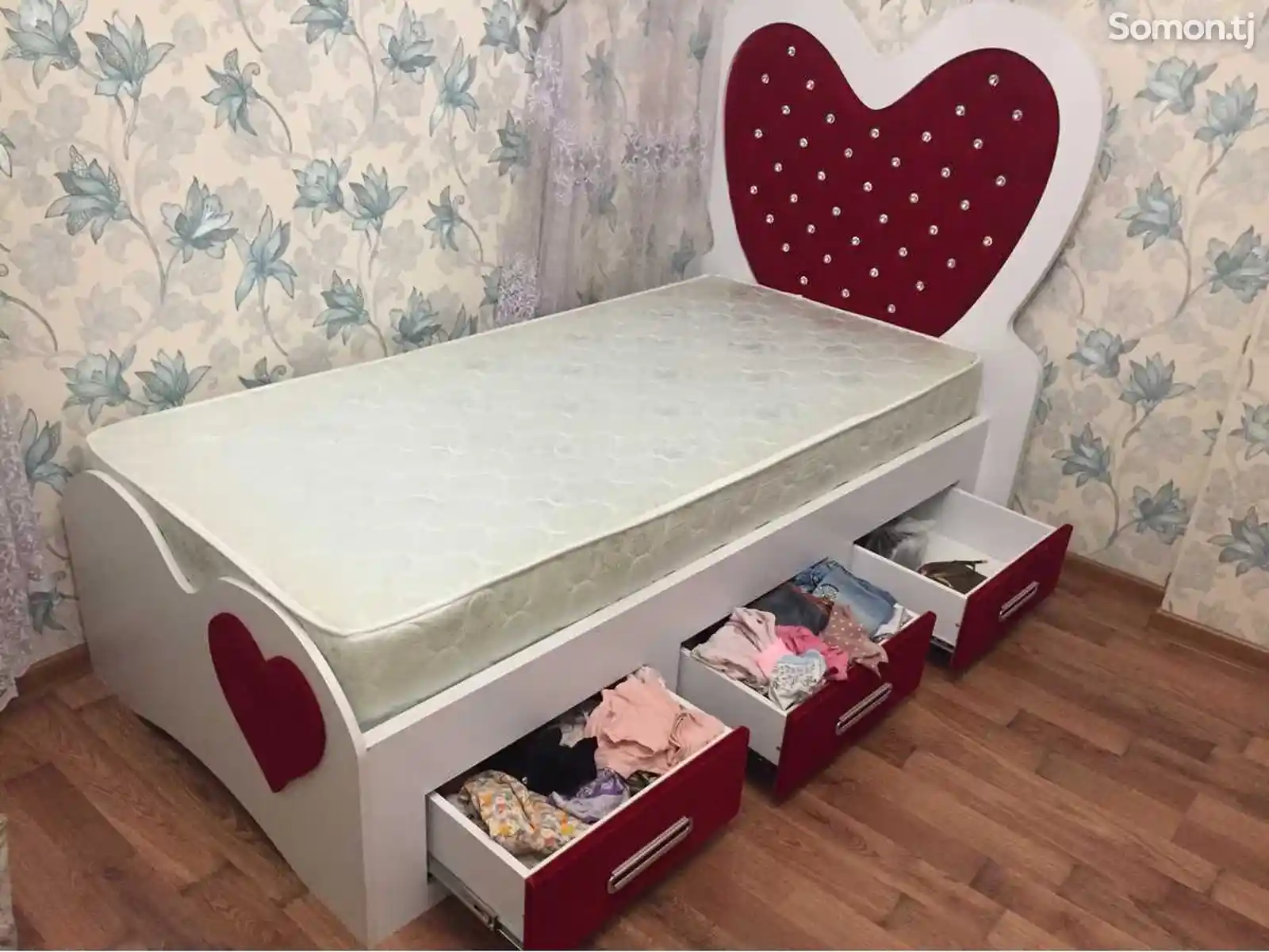 Кровать для девушек-1