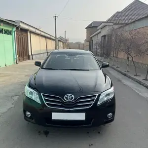 Toyota Camry, 2010