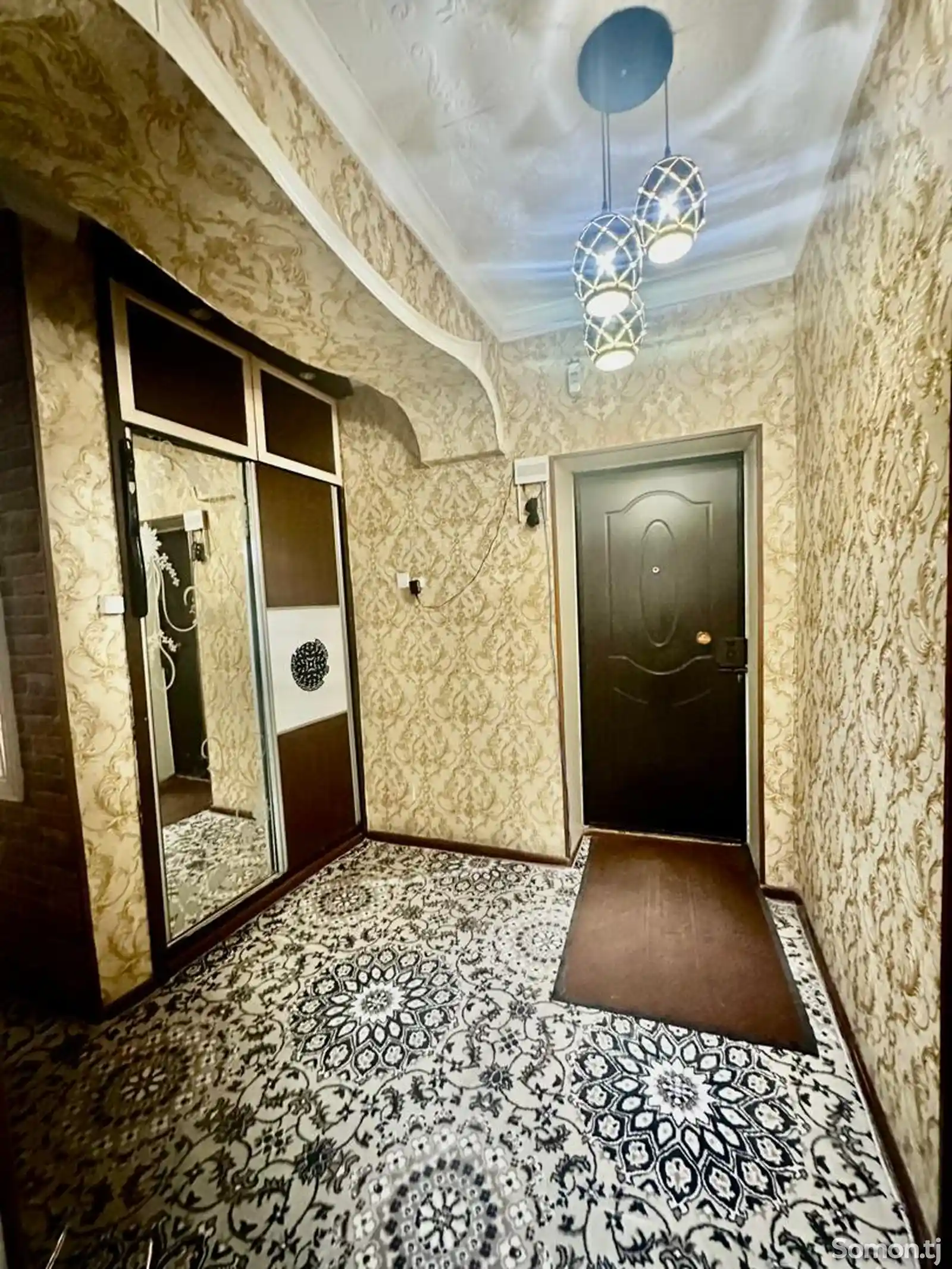 3-комн. квартира, 1 этаж, 70 м², 19мкр-12