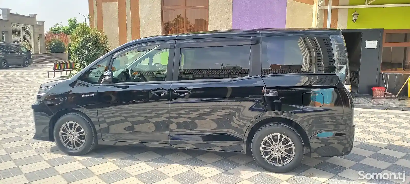 Toyota Voxy, 2014-8