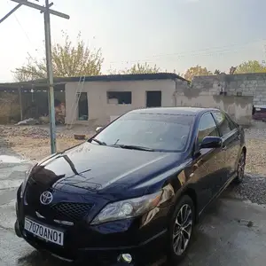 Toyota Camry, 2010