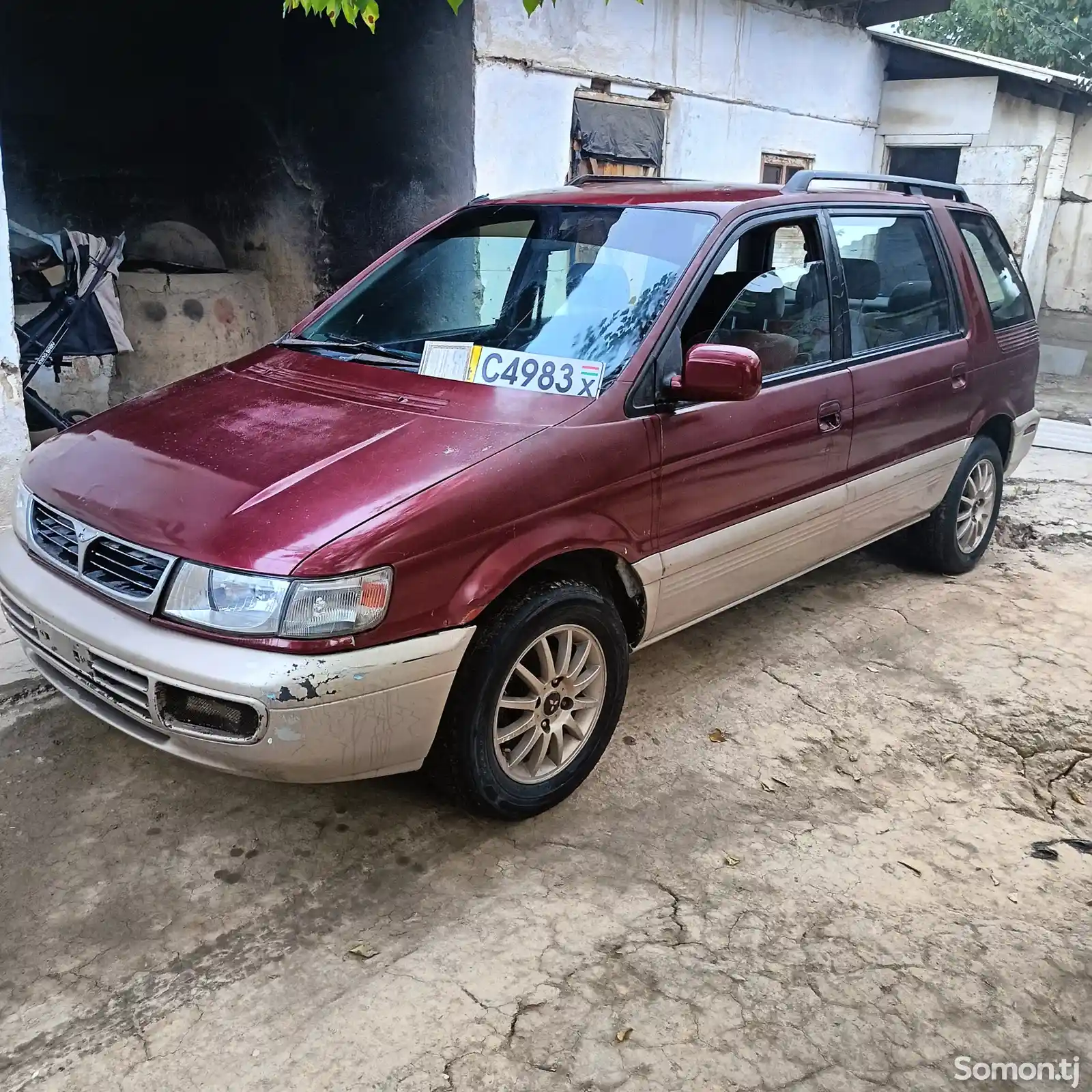 Mitsubishi Space Wagon, 1995-1