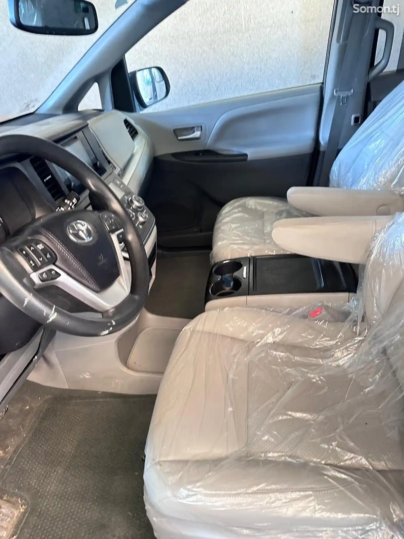 Toyota Sienna, 2015-4