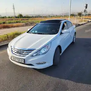 Hyundai Sonata, 2011