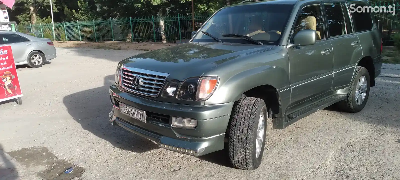 Lexus LX series, 2000-1