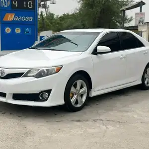 Toyota Camry, 2014