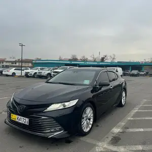 Toyota Camry, 2018