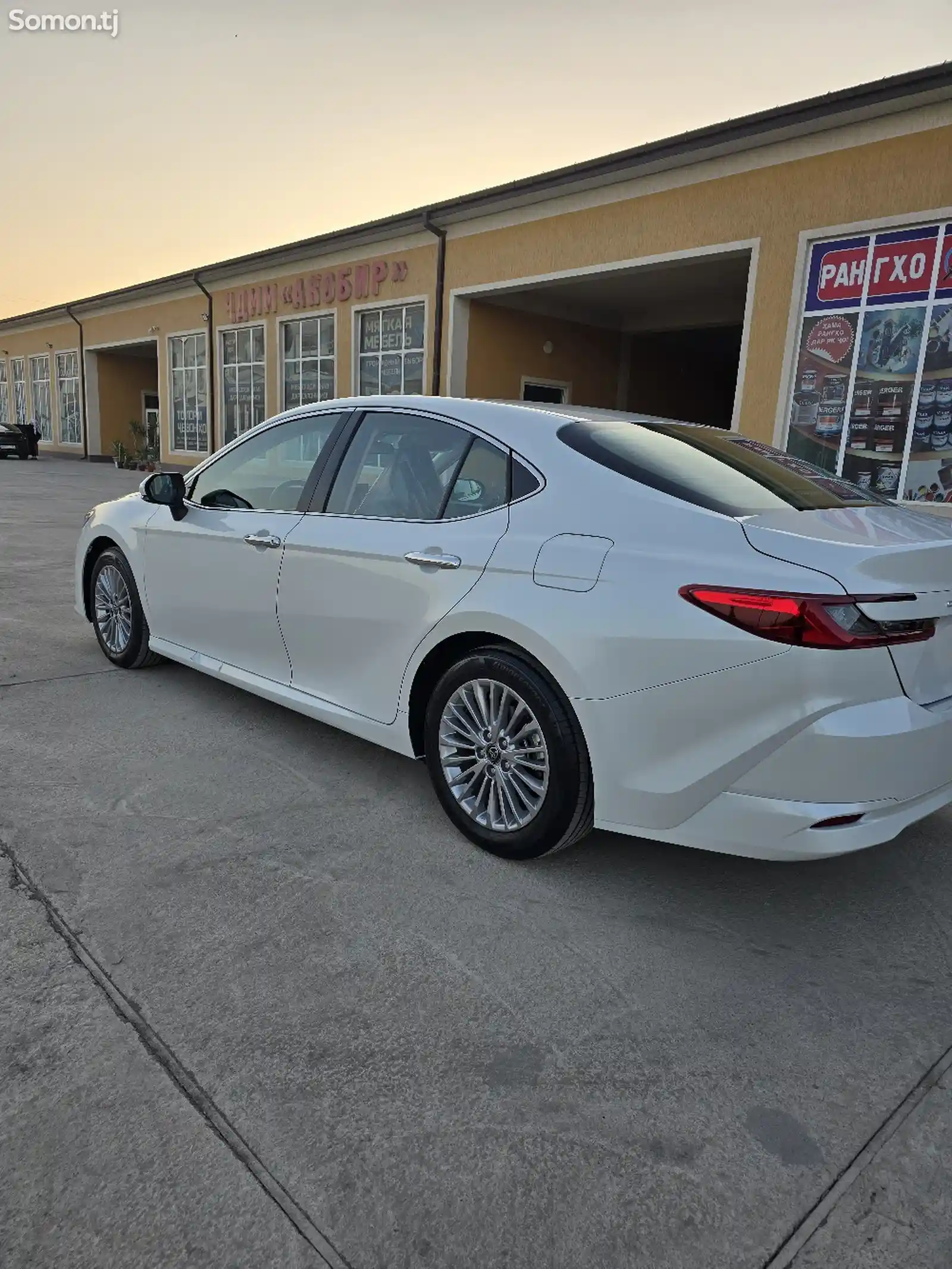 Toyota Camry, 2024-3