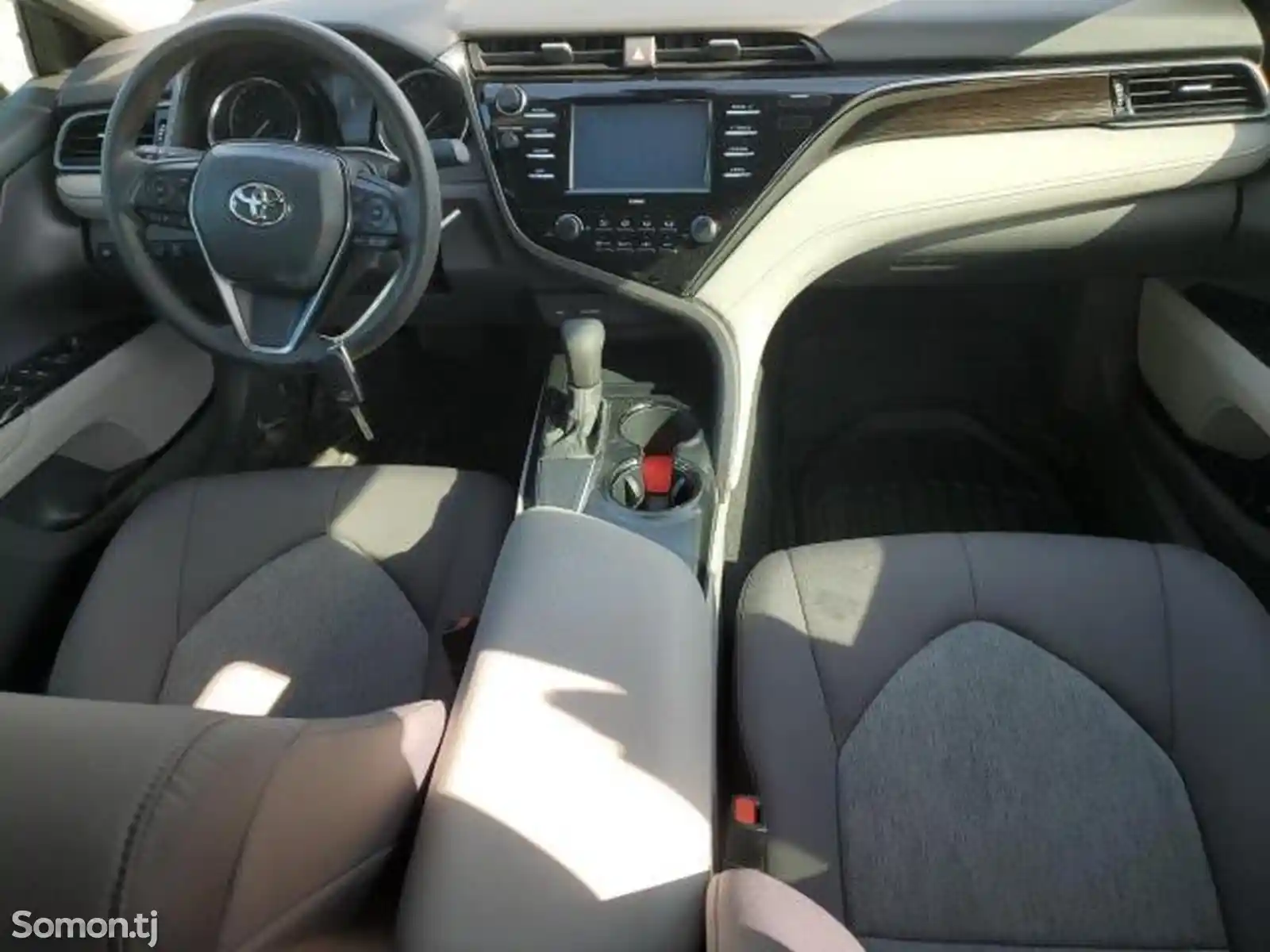 Toyota Camry, 2019-8