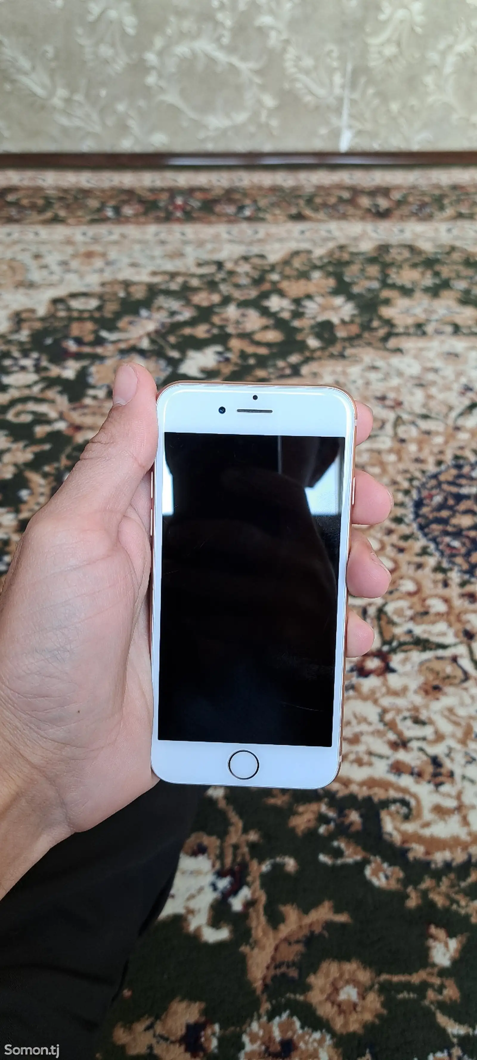 Apple iPhone 8, 64 gb, Gold-1