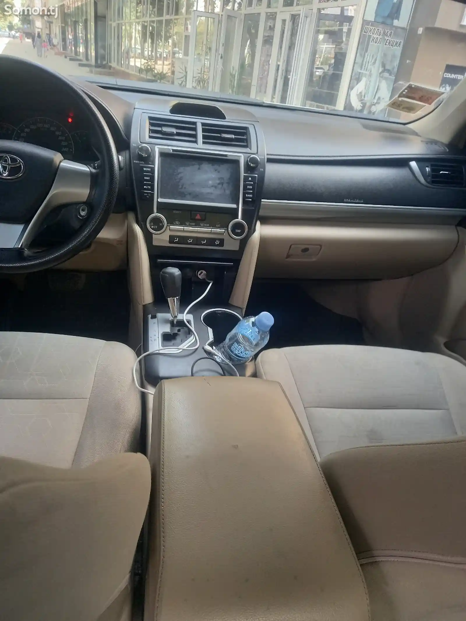 Toyota Camry, 2012-6