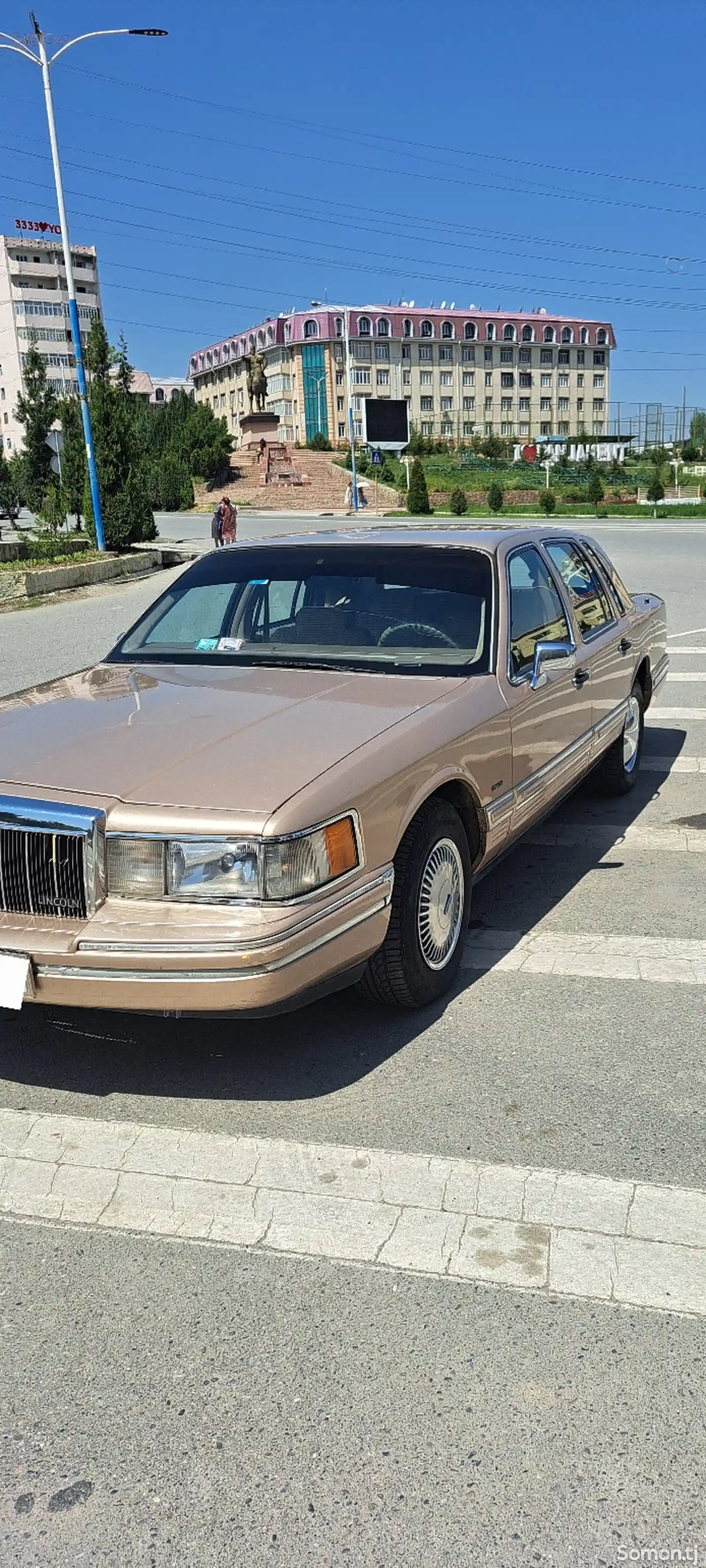 Lincoln Town Car, 1992-2