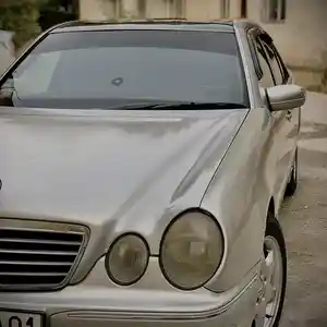 Mercedes-Benz E class, 2001