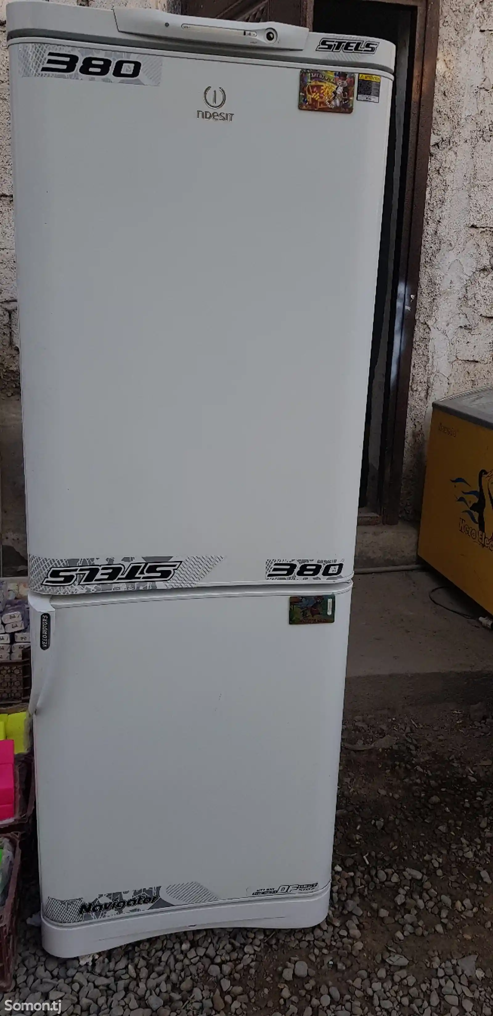 Холодильник Indesit-2