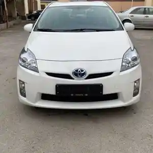 Лобовое стекло на Toyota Prius