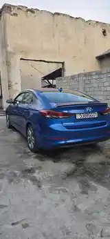 Hyundai Elantra, 2017-3