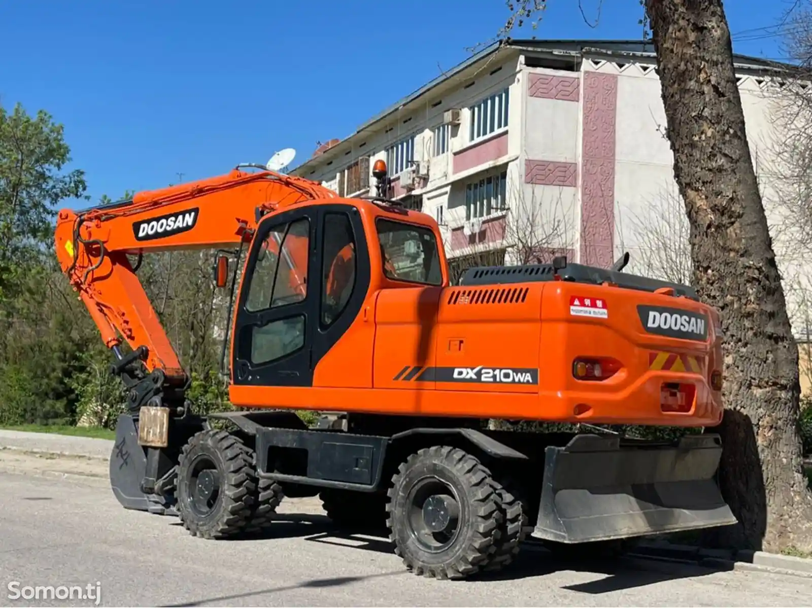 Экскаватор Doosan DX210W-4