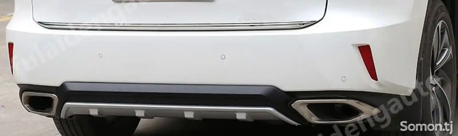 Катафот бампера на Lexus RX 4-1