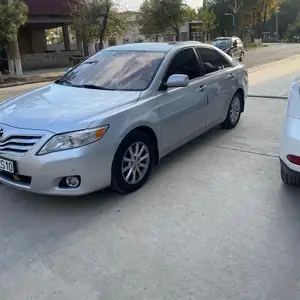 Toyota Camry, 2011