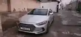 Hyundai Elantra, 2017-6