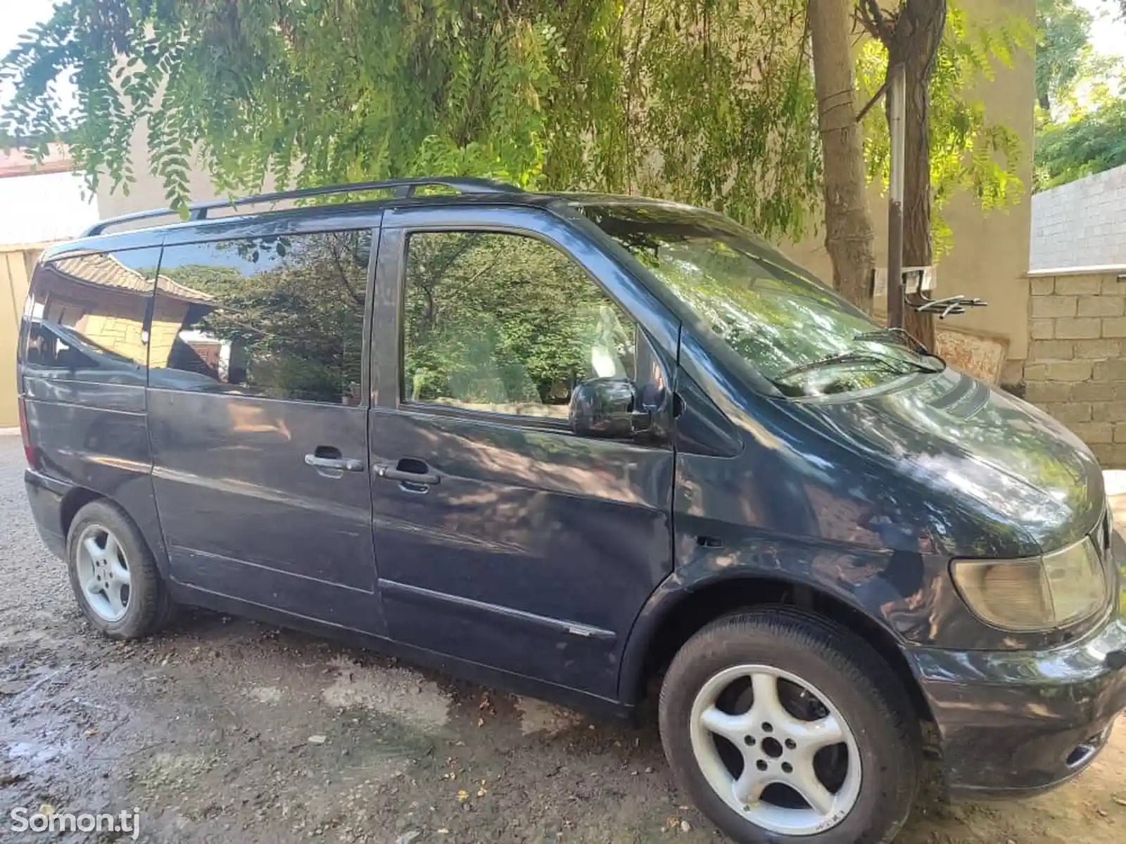 Mercedes-Benz Vito-1