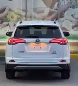 Toyota RAV 4, 2017-3