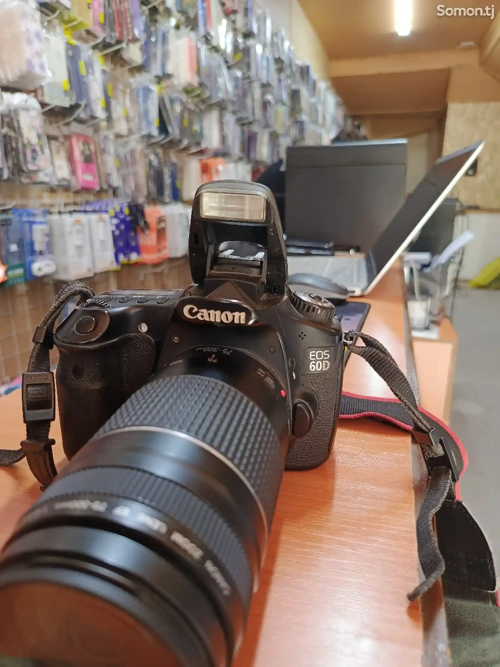 Профессиональный фотоаппарат Canon EOS 60D-1