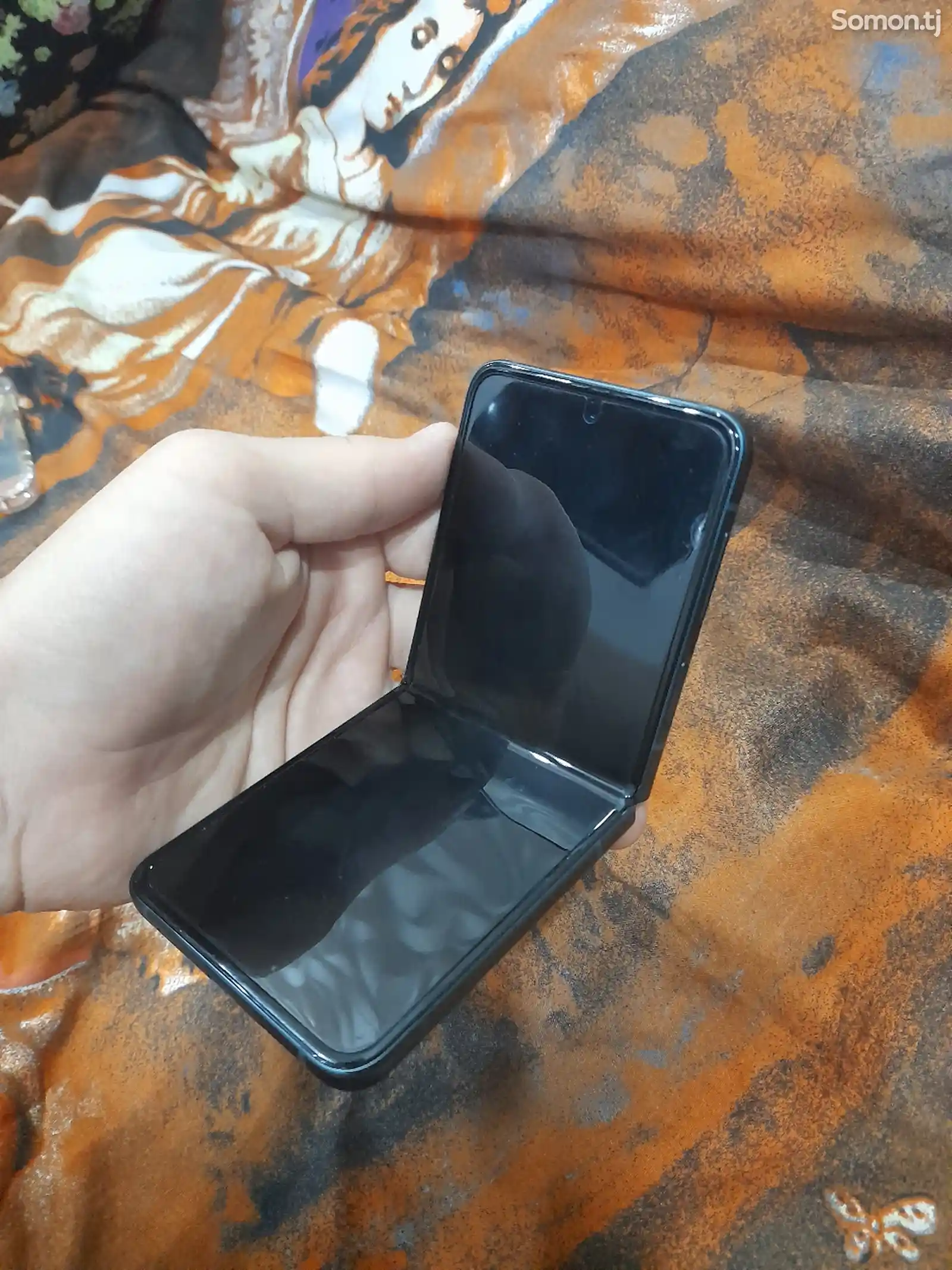 Samsung Galaxy Z Flip3 5G-2