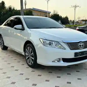 Toyota Camry, 2012