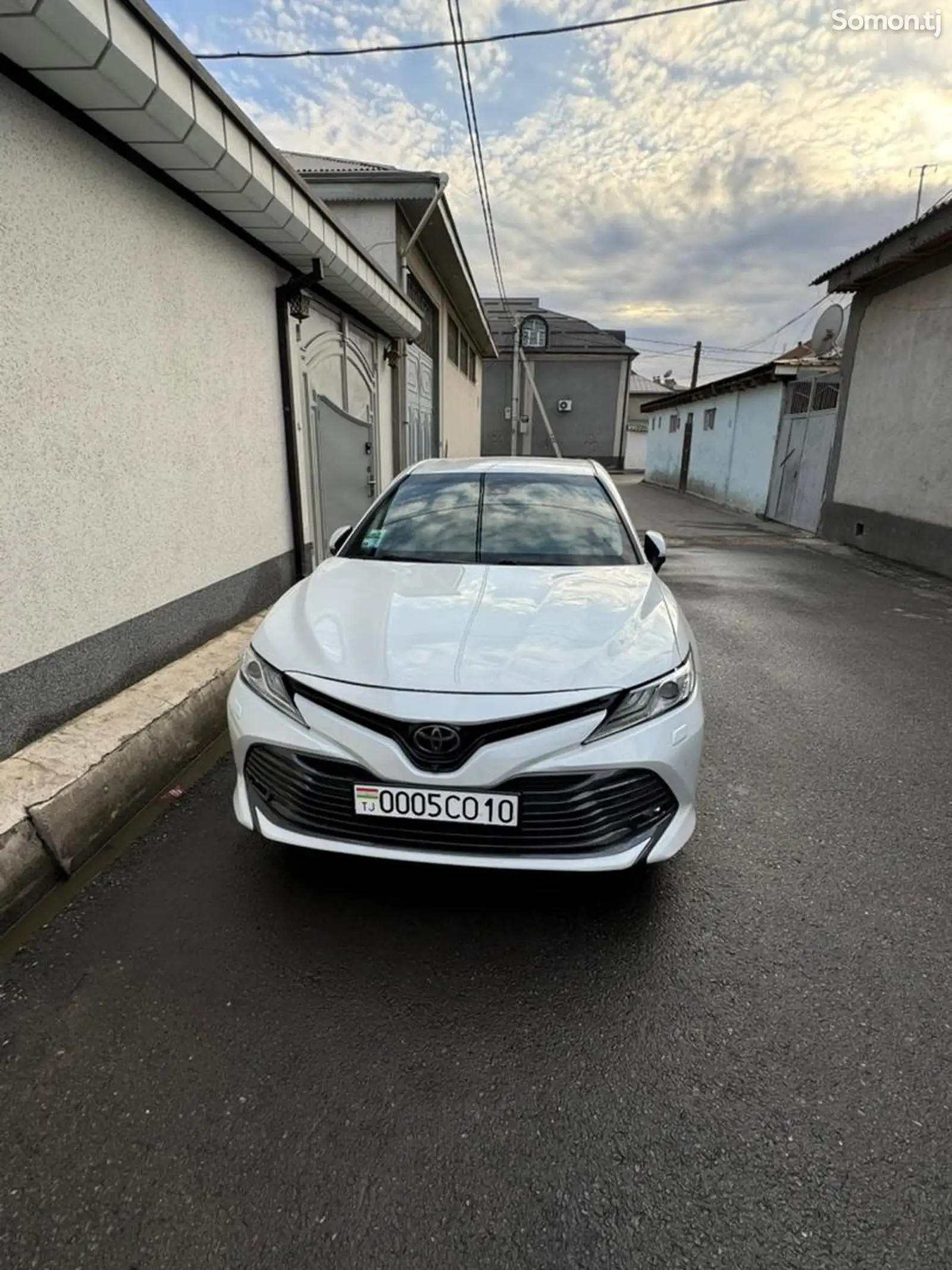 Toyota Camry, 2019-1