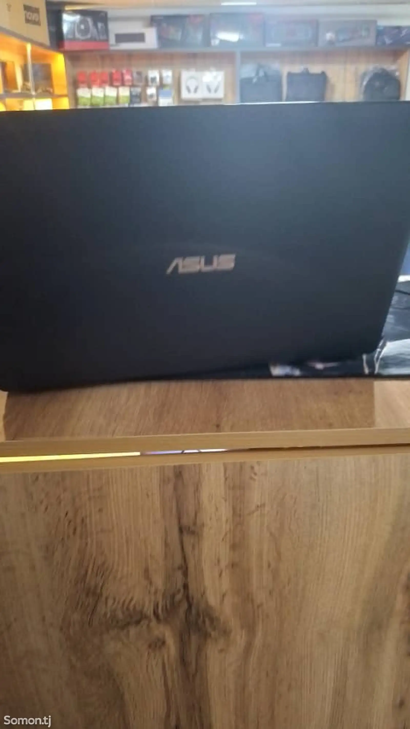 Ноутбук Asus-1