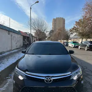 Toyota Camry, 2016