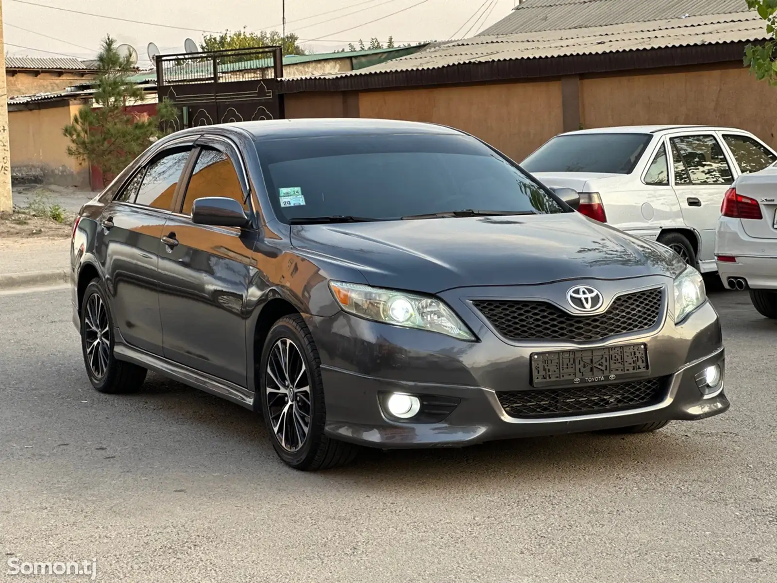 Toyota Camry, 2010-3