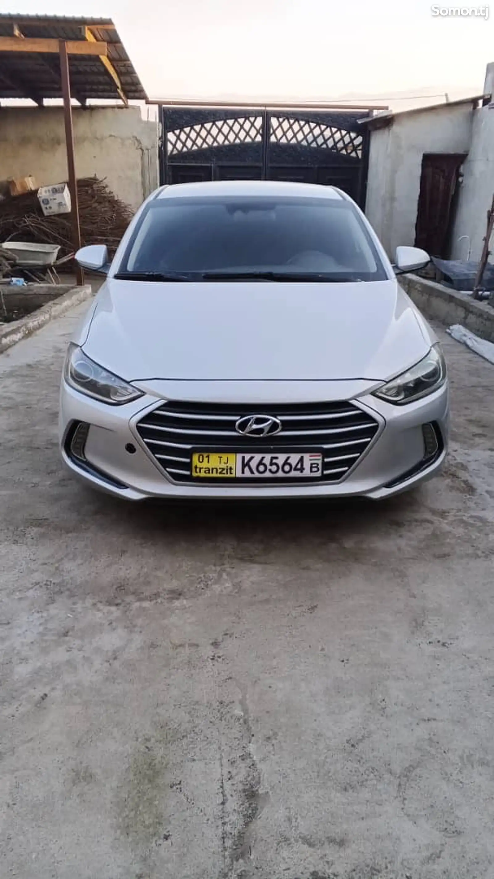 Hyundai Elantra, 2017-1