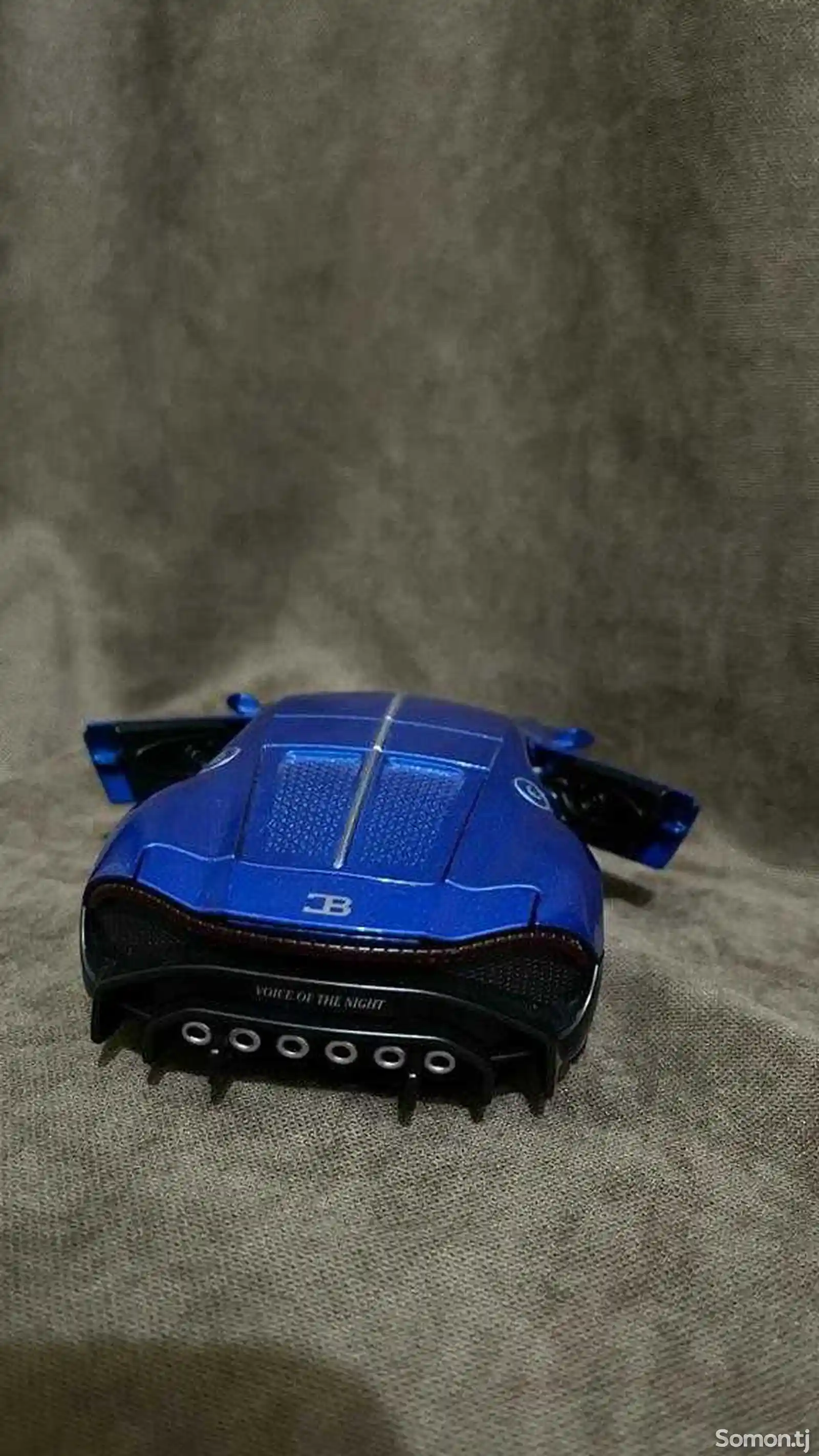 Машинка металлическая Bugatti-4