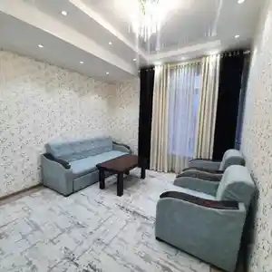 2-комн. квартира, 8 этаж, 70м², Шохмансур