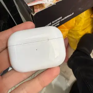 Беспроводные наушники AirPods Pro