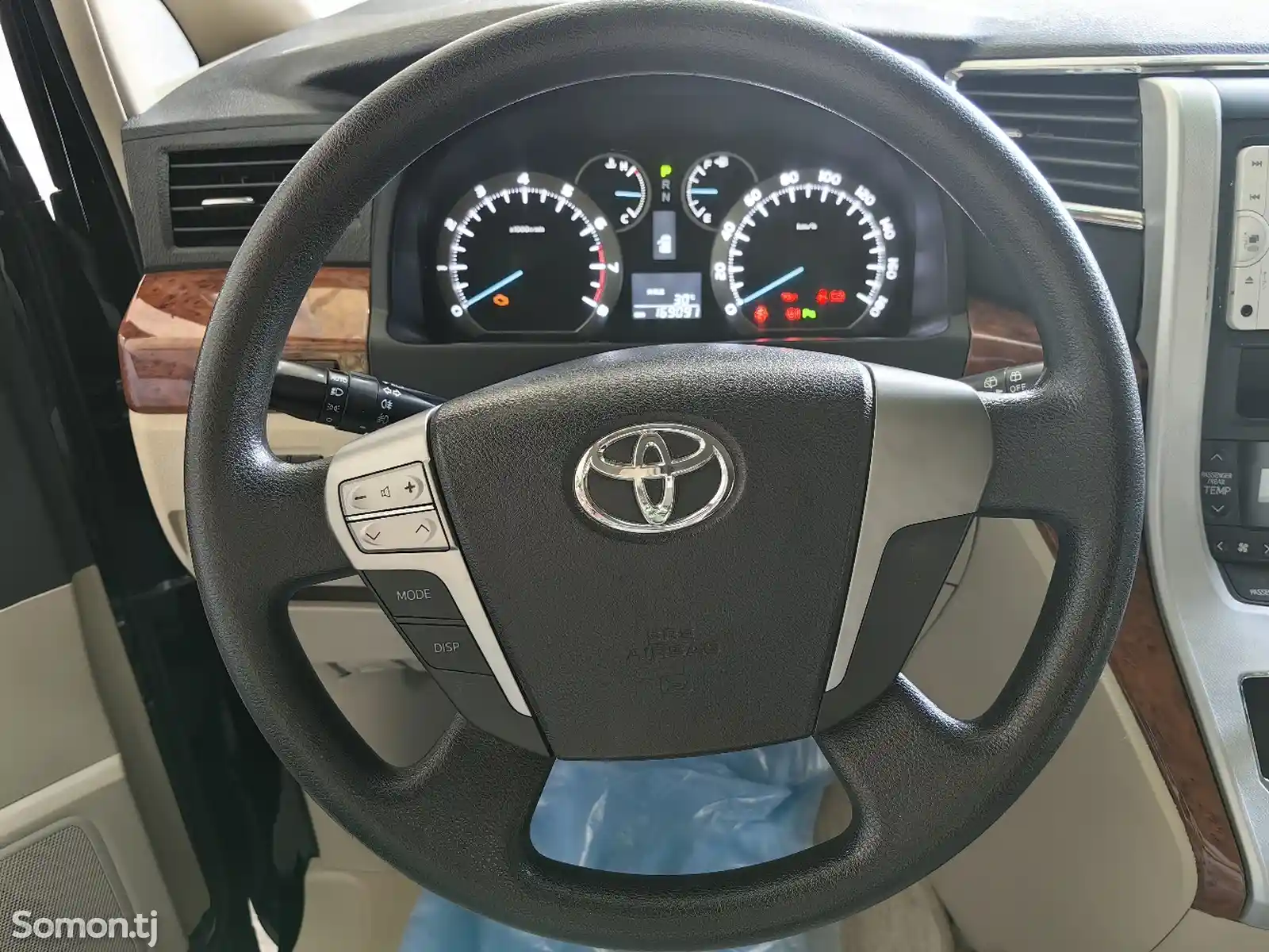 Toyota Vellfire, 2011-10