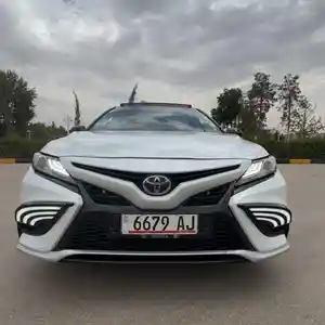 Toyota Camry, 2018