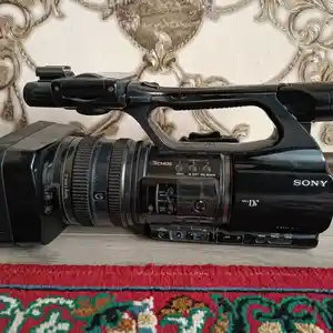 Видеокамера Sony 2200