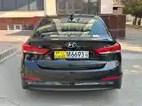 Hyundai Elantra, 2017-2