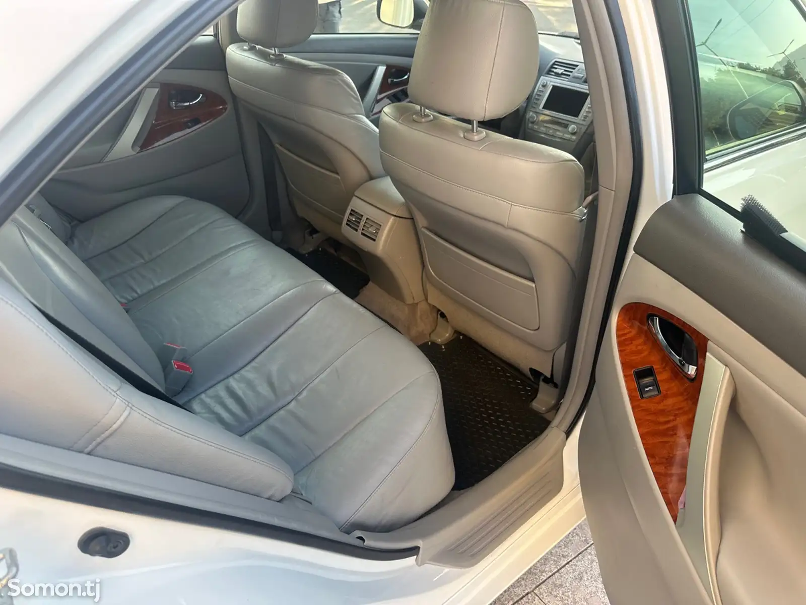 Toyota Camry, 2011-6